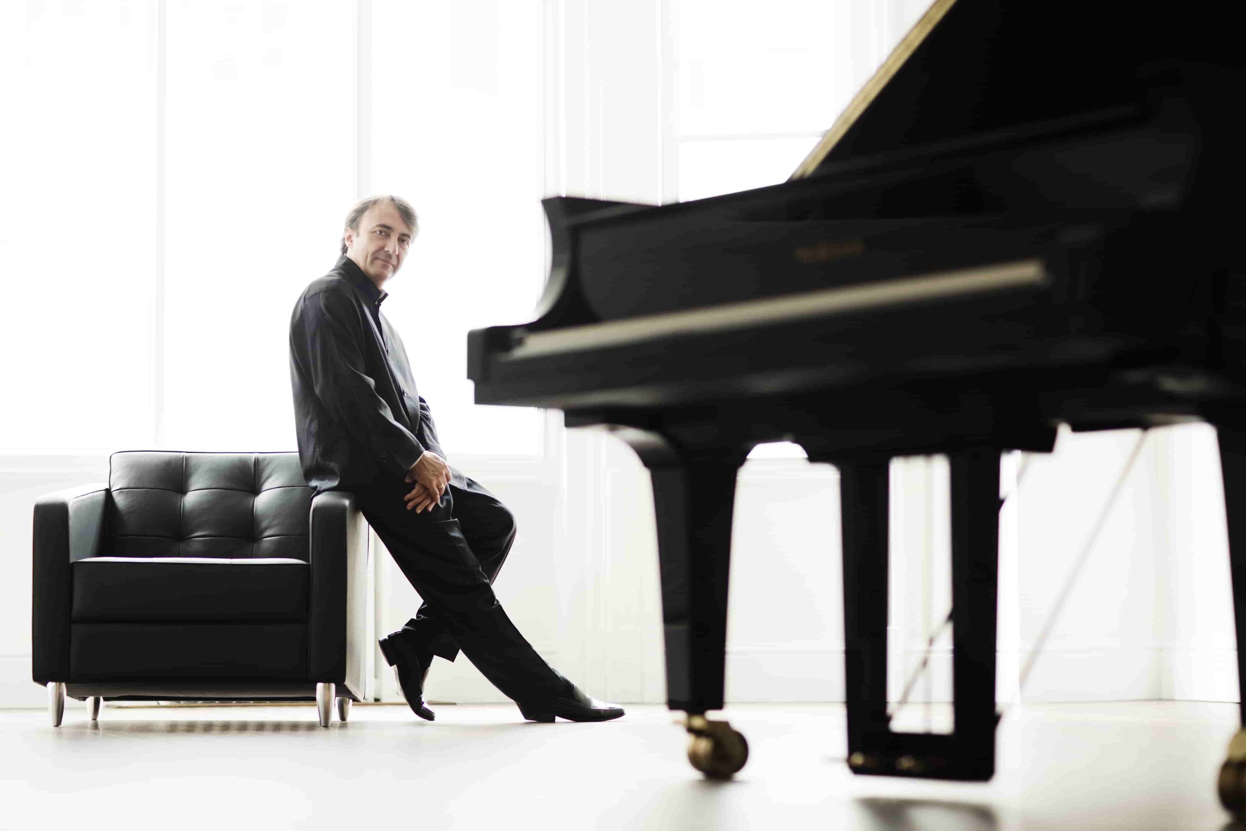 Jean-Efflam Bavouzet, pianiste français en concert le 29 mars à Tallinn