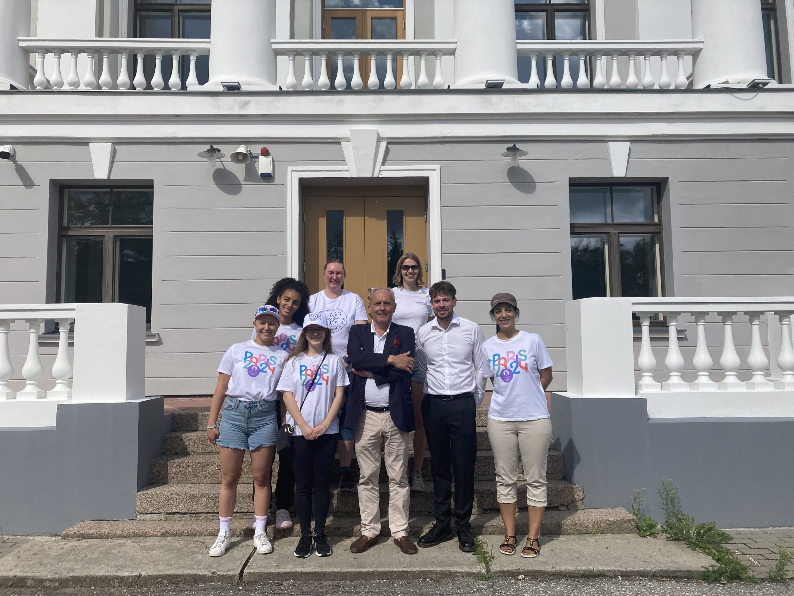 Trois collégiennes françaises à CyberWizards 2024